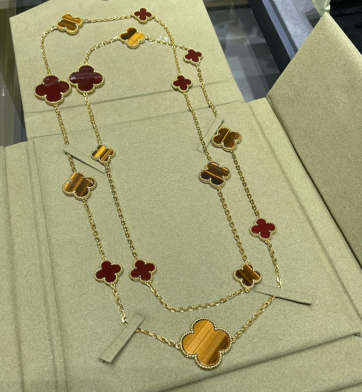 [⭐Lioran]CLOVER 16 MOTIF CARNELIAN TIGER EYE ROSE GOLD NECKLACE
