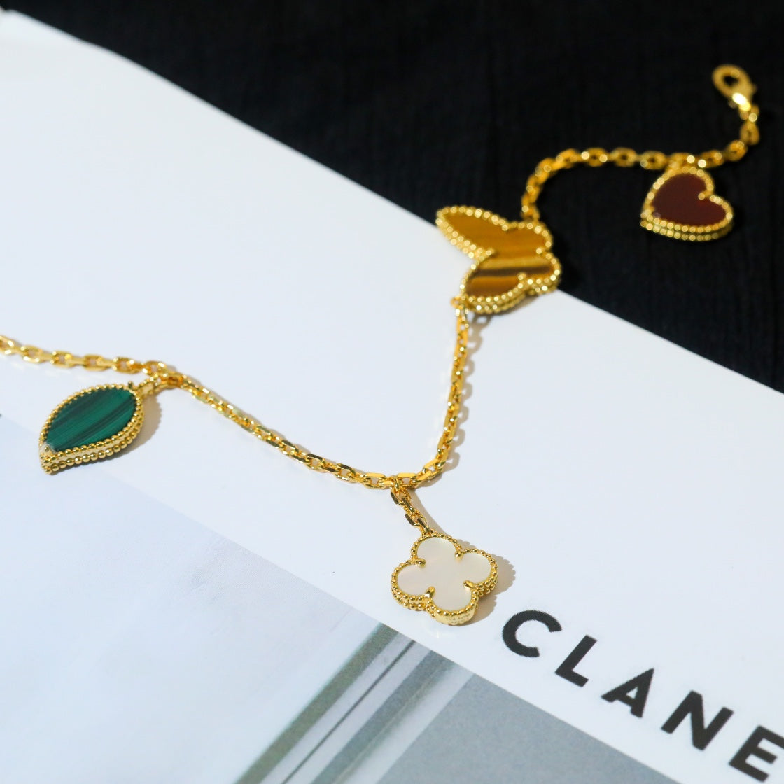 [⭐Lioran]LUCKY SPRING 5 MOTIF GOLD BRACELET