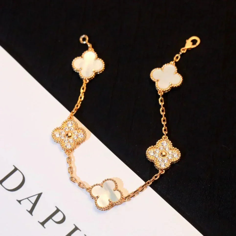 [⭐Lioran]CLOVER WHITE PEARL MOP 5 MOTIF BRACELET COLLECTION