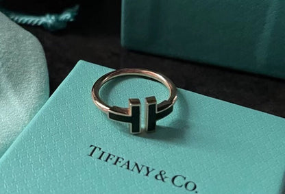 [Lioran]T SMALL ONYX PINK GOLD RING