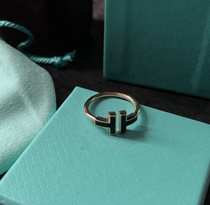 [Lioran]T SMALL ONYX PINK GOLD RING