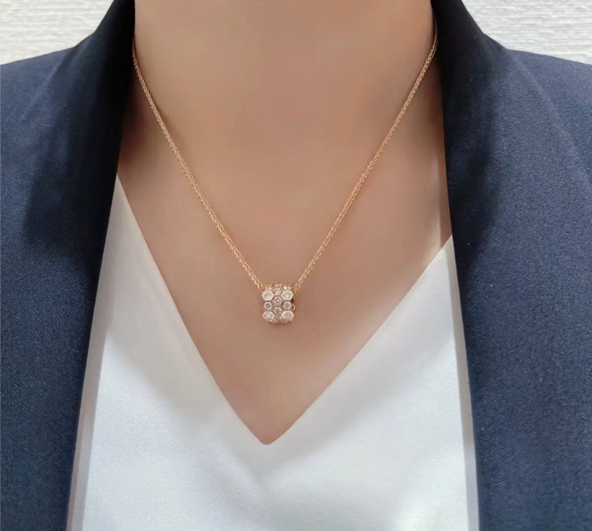[⭐Lioran]BEE LOVE DIAMOND PAVED 3 ROW NECKLACE