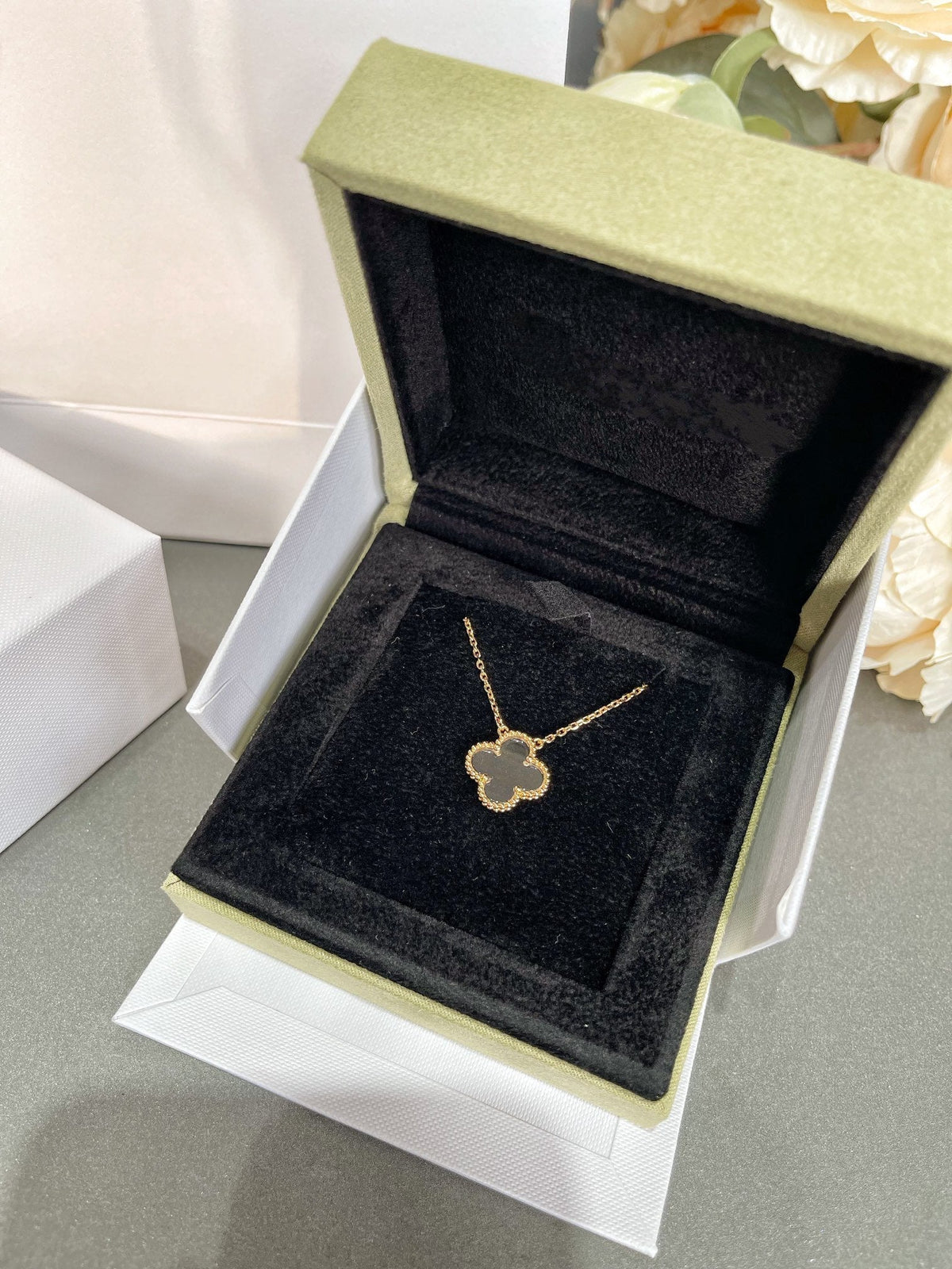 [⭐Lioran]CLOVER ROCK CRYSTAL ROSE GOLD NECKLACE