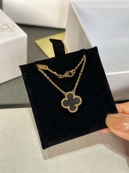 [⭐Lioran]CLOVER ROCK CRYSTAL ROSE GOLD NECKLACE