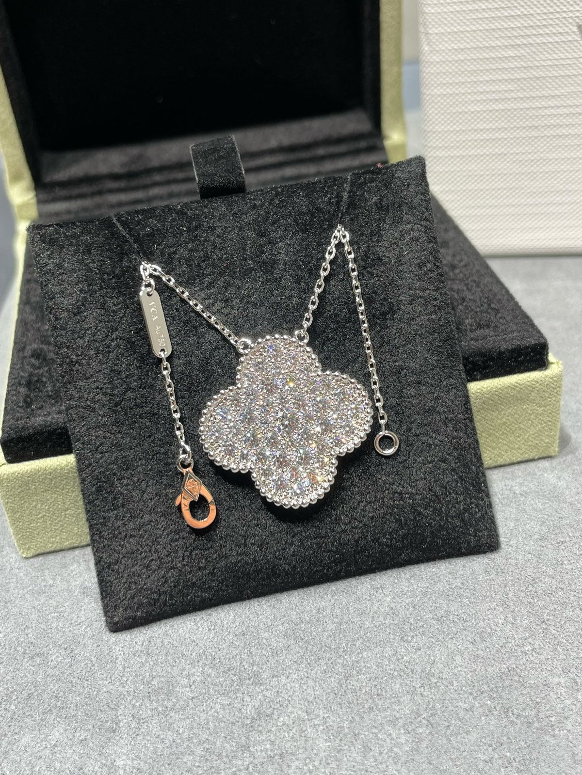 [⭐Lioran]CLOVER 25MM LARGE PENDANT DIAMOND PAVED SILVER NECKLACE