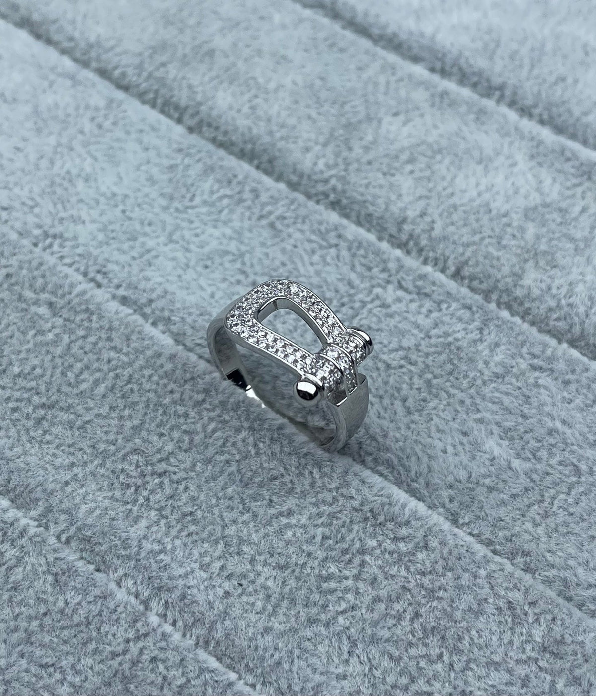 [⭐Lioran]Wide Hoof-Shaped Diamond-Studded Ring
