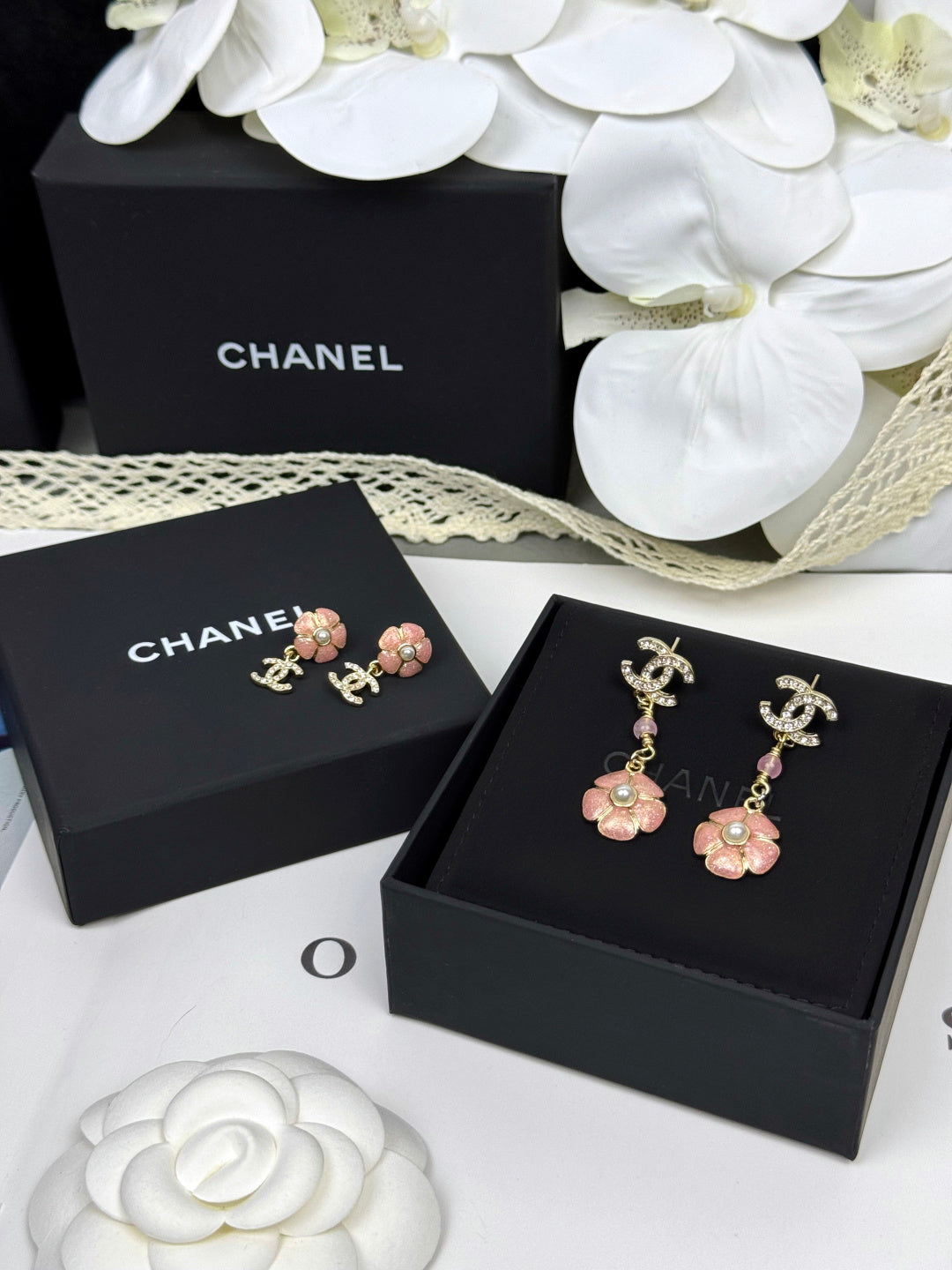 [⭐Lioran]26C Pink Camellia Enamel Pendant with Double C Earrings