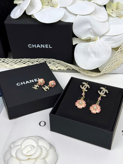 [⭐Lioran]26C Pink Camellia Enamel Pendant with Double C Earrings