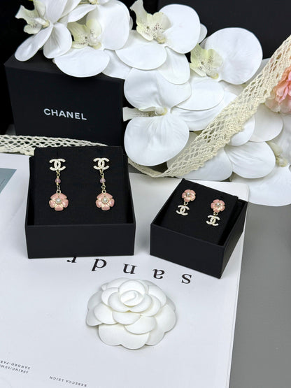 [⭐Lioran]26C Pink Camellia Enamel Pendant with Double C Earrings