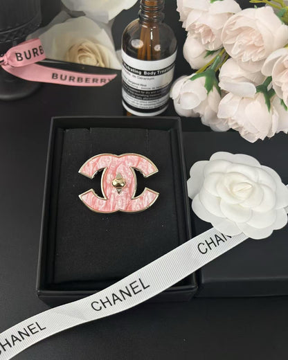 [⭐Lioran]Pink Resin Classic Brooch 5cm