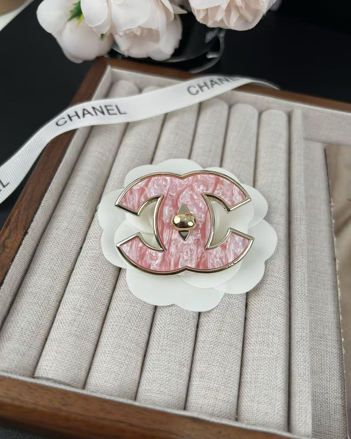 [⭐Lioran]Pink Resin Classic Brooch 5cm