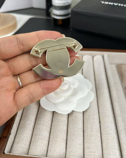 [⭐Lioran]Pink Resin Classic Brooch 5cm