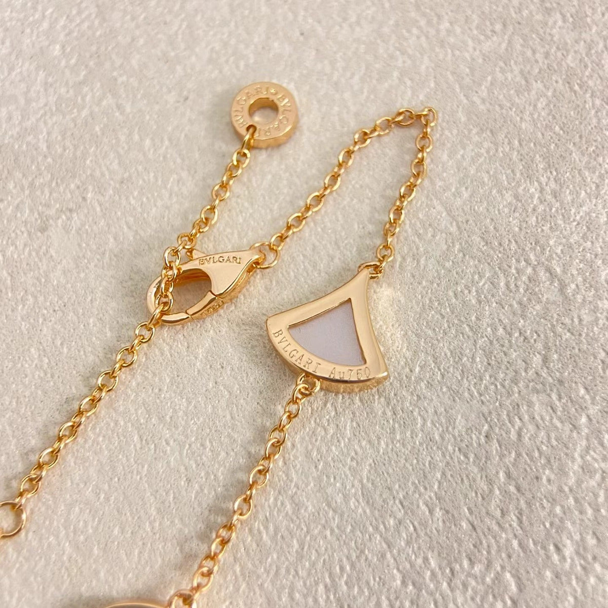 [⭐Lioran]NEW ARRIVAL: TEN-FLOWER DRESS AND GOLD NECKLACE