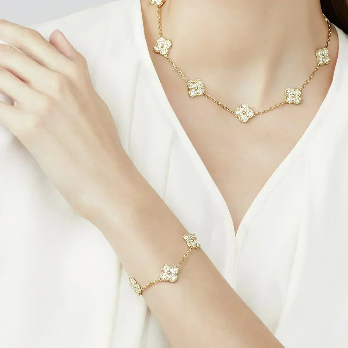 [⭐Lioran] CLOVER 5 MOTIF FULL DIAMOND BRACELET COLLECTION