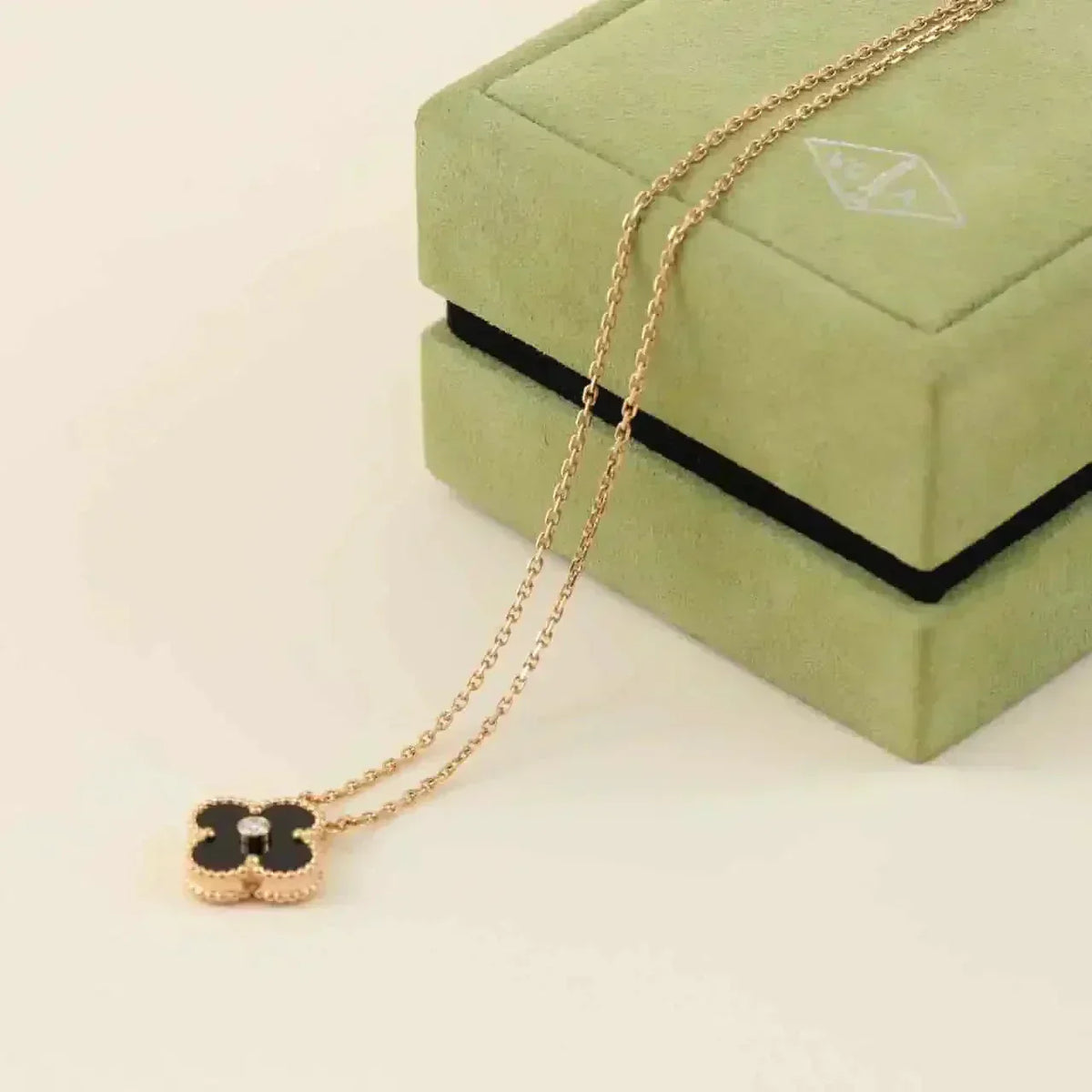 [⭐Lioran]CLOVER 15MM DIAMOND ONYX NECKLACE