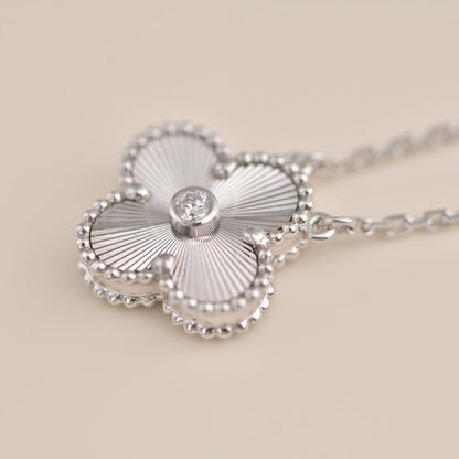 [⭐Lioran]CLOVER  15MM DIAMOND LASER NECKLACE SILVER