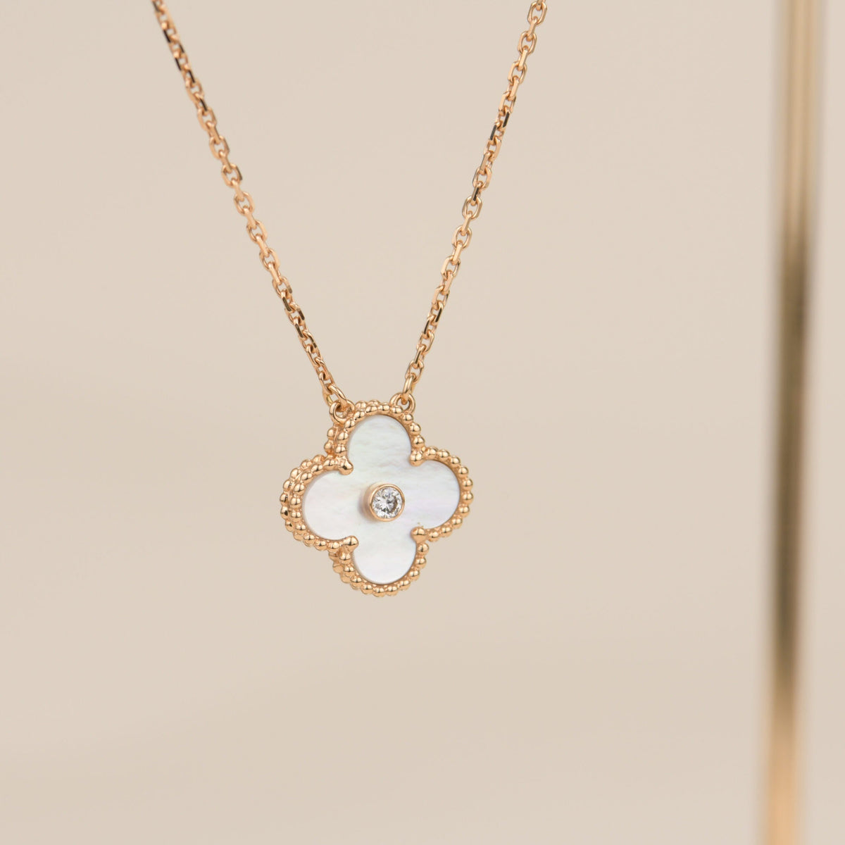 [⭐Lioran]CLOVER 15MM DIAMOND WHITE FRITILLARIA NECKLACE
