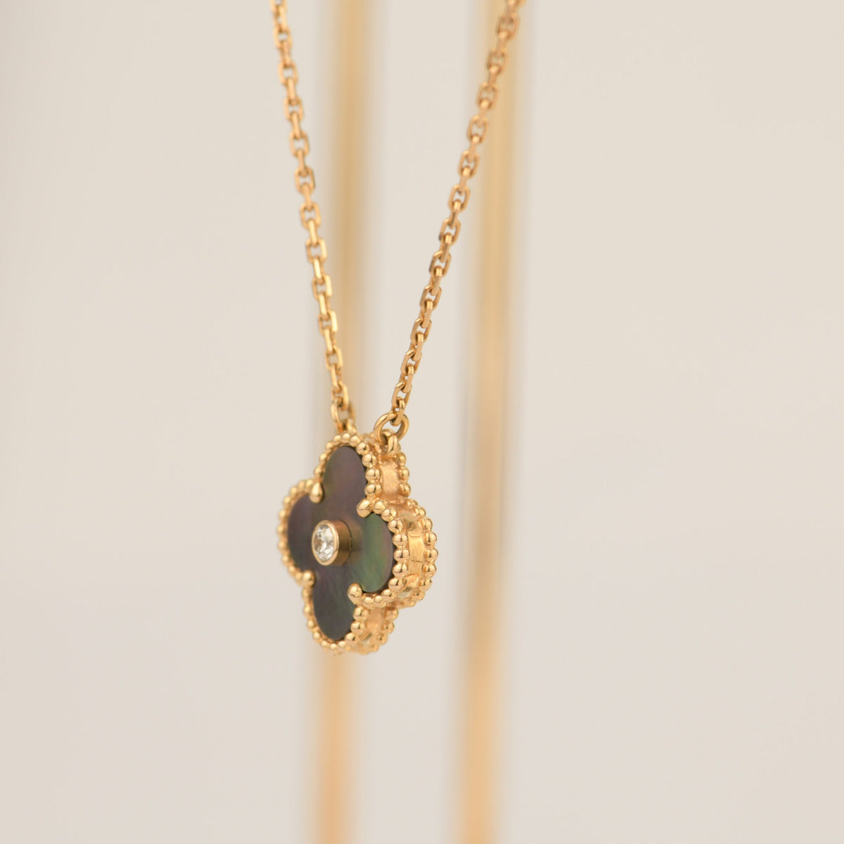 [⭐Lioran]CLOVER 15MM DIAMOND AND MOTHER-OF-GREY NECKLACE