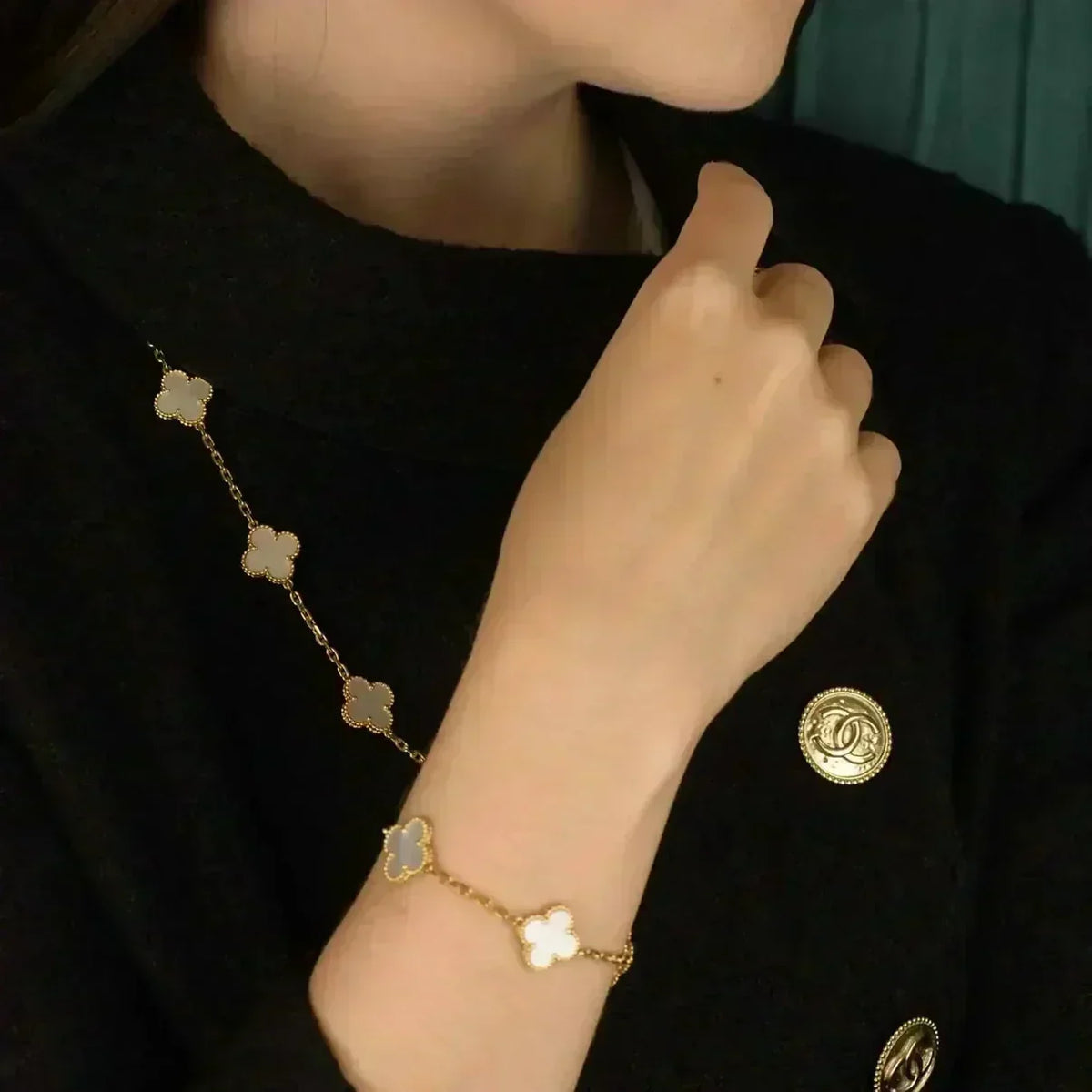 [⭐Lioran]CLOVER WHITE PEARL MOP 5 MOTIF BRACELET COLLECTION
