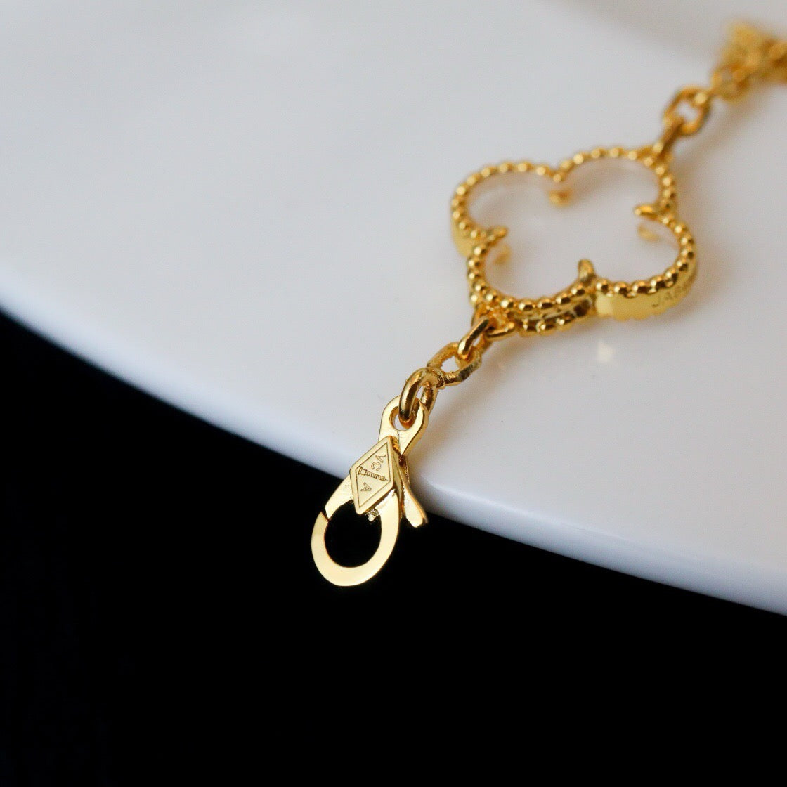 [⭐Lioran]CLOVER 5 MOTIF ROCK CRYSTAL BRACELET
