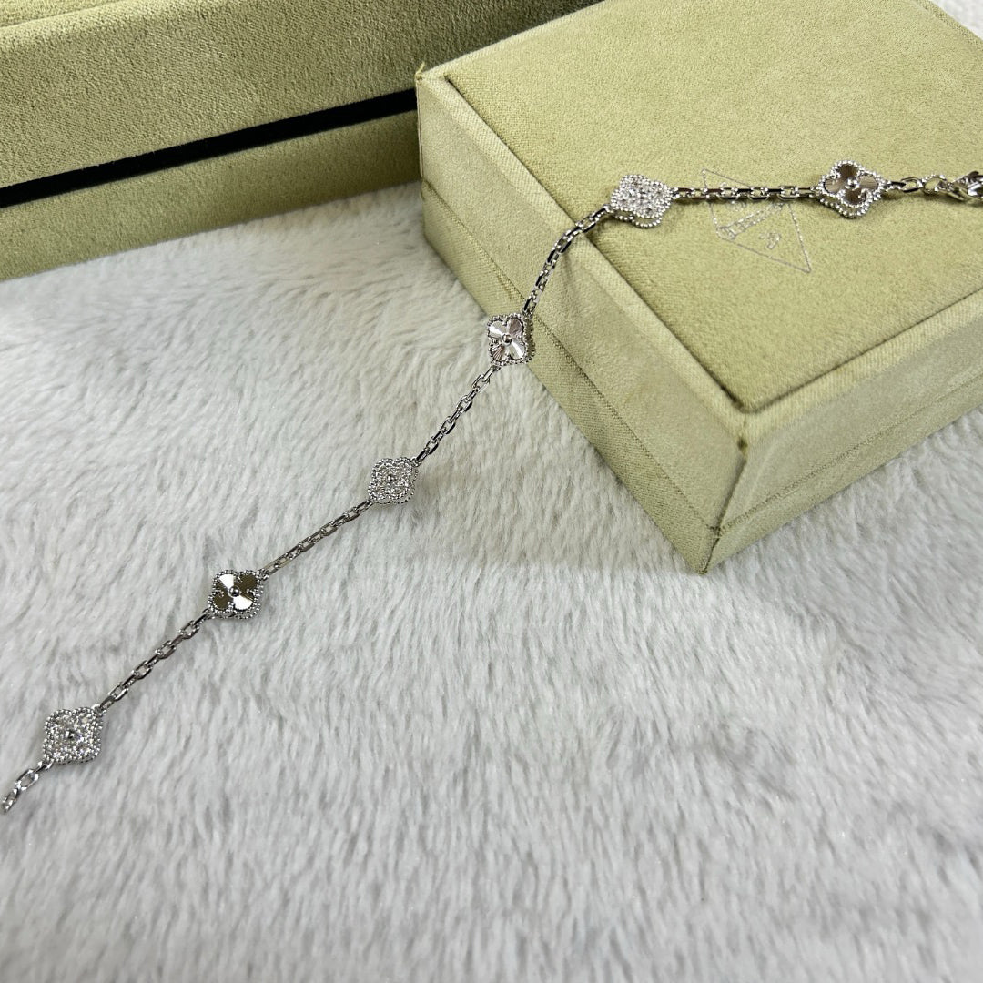 [⭐Lioran]CLOVER 6 MOTIF DIAMOND LASER BRACELET
