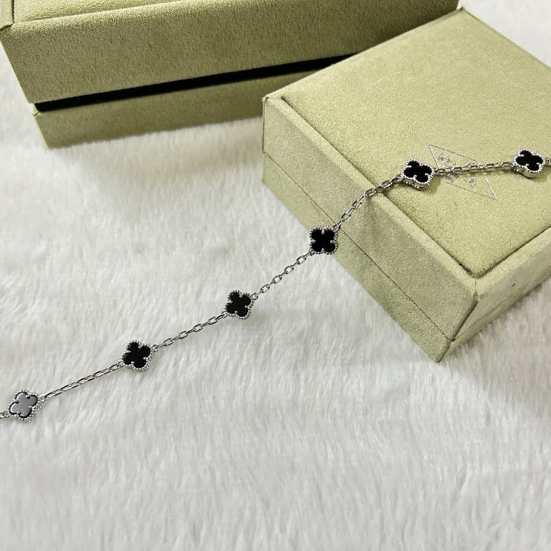 [⭐Lioran]CLOVER 6 MOTIF  ONYXS BRACELET