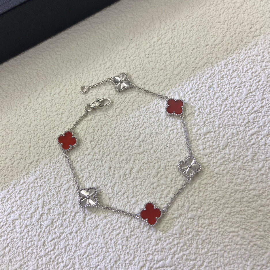 [⭐Lioran]CLOVER 6 MOTIF RED AGATE LASER BRACELET