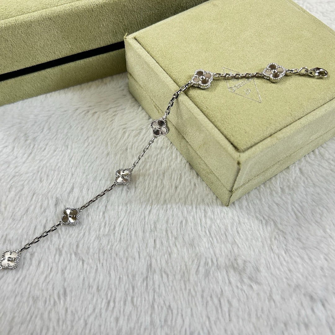 [⭐Lioran]CLOVER 6 MOTIF DIAMOND BRACELET