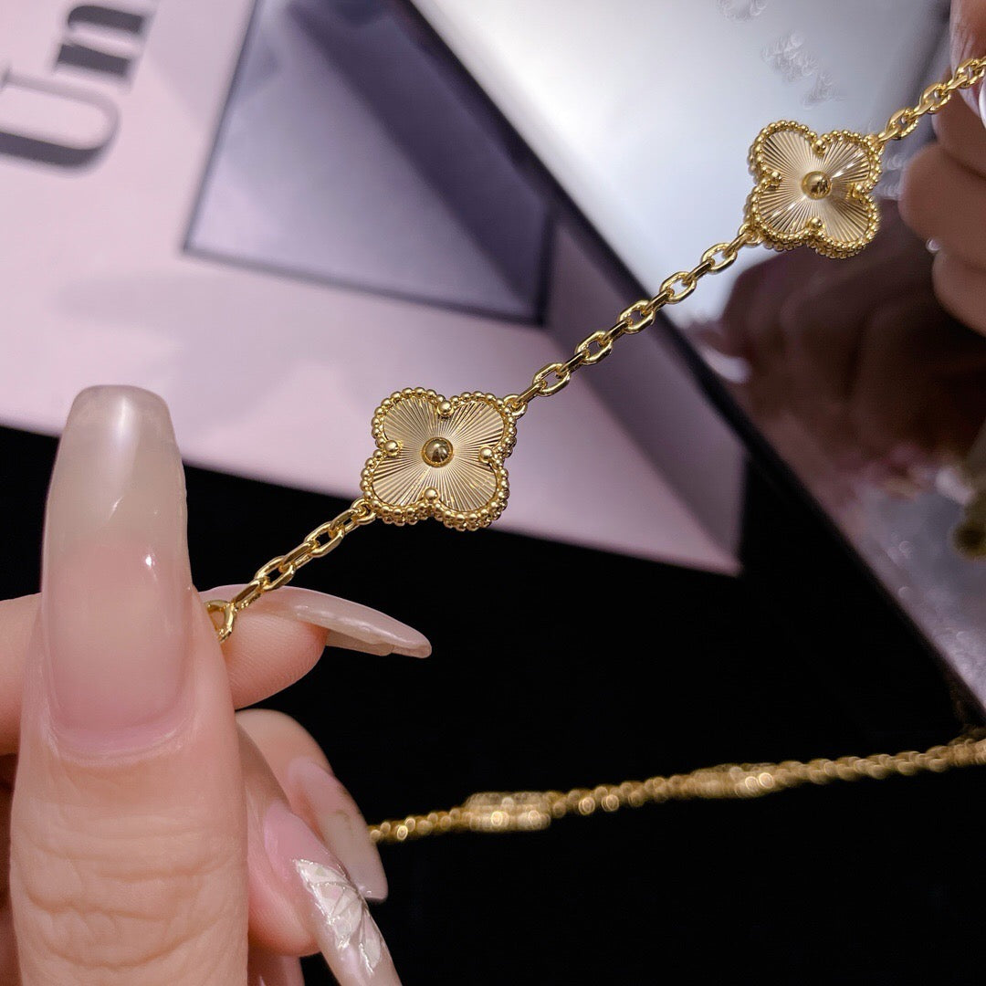 [⭐Lioran]CLOVER 10 MOTIFS LASER NECKLACE