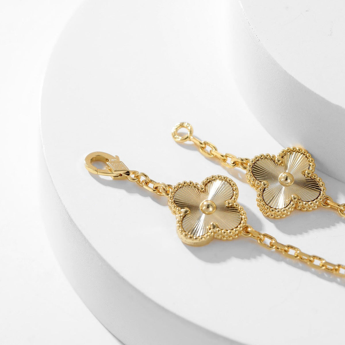 [⭐Lioran]CLOVER 10 MOTIFS LASER NECKLACE