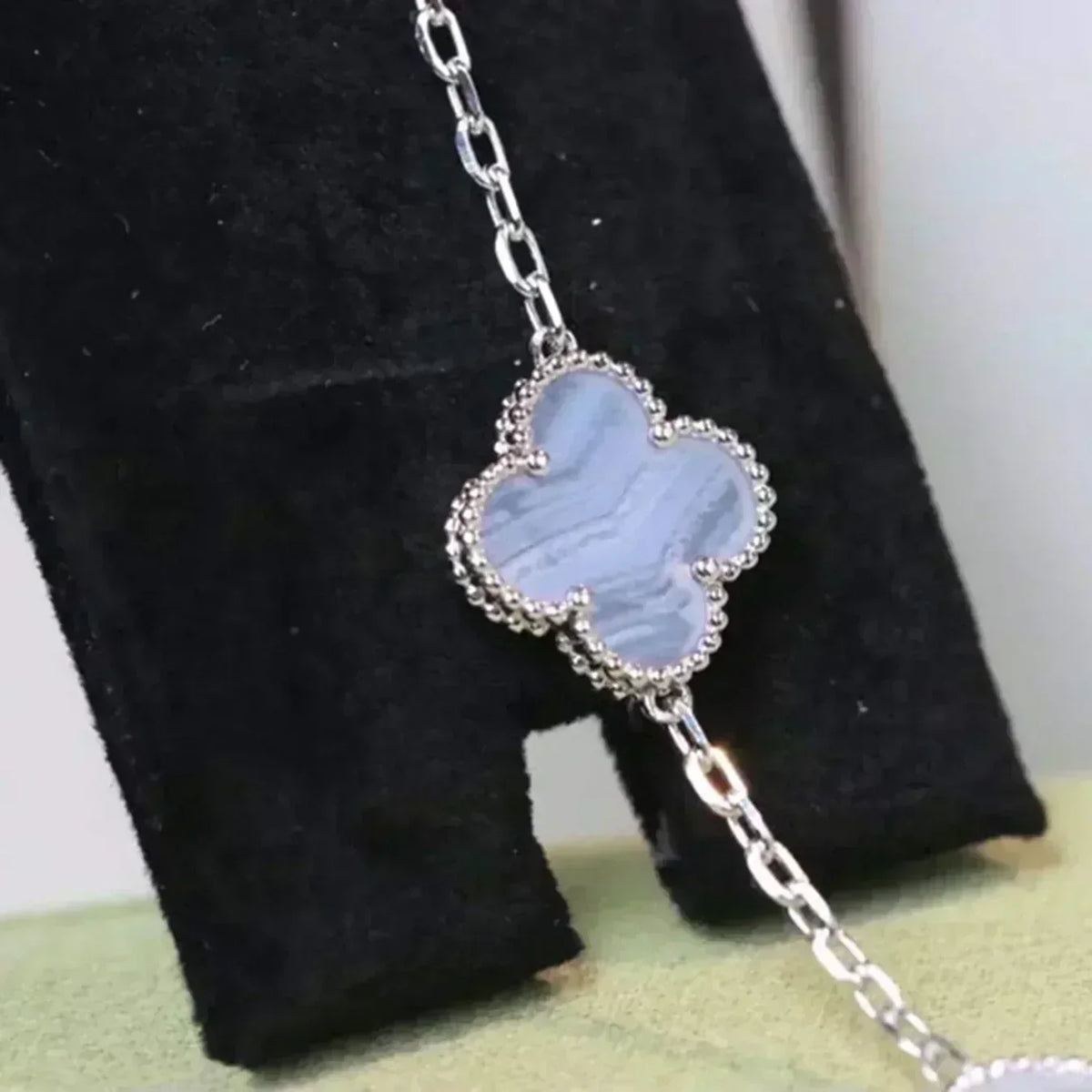 [⭐Lioran] CLOVER 5 MOTIF PURPLE CHALCEDONY BRACELET COLLECTION
