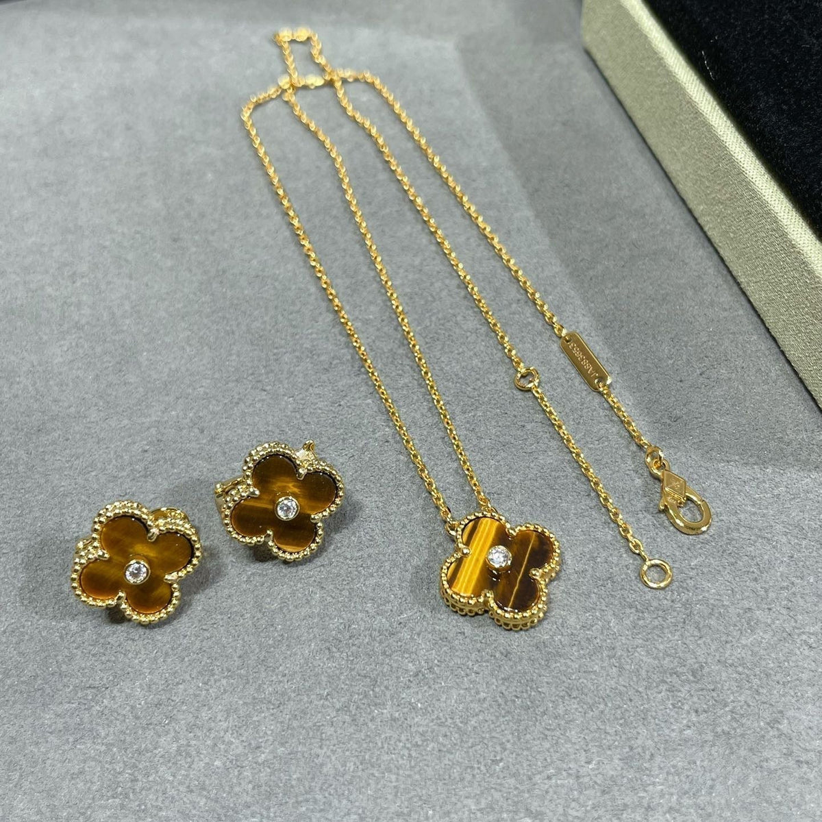 [⭐Lioran]CLOVER 15MM DIAMOND AND YELLOW TIGER'S EYE AGATE necklace