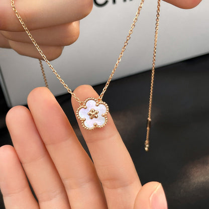 [⭐Lioran]LUCKY  WHITE MOP  PLUM BLOSSOM NECKLACE