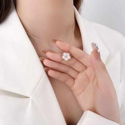 [⭐Lioran]LUCKY  WHITE MOP  PLUM BLOSSOM NECKLACE