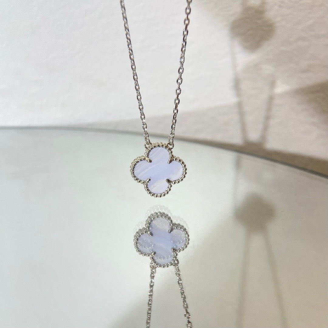 [⭐Lioran]CLOVER 15MM BLUE CHALCEDONY NECKLACE SILVER