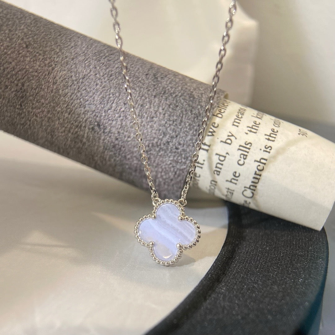 [⭐Lioran]CLOVER 15MM BLUE CHALCEDONY NECKLACE SILVER