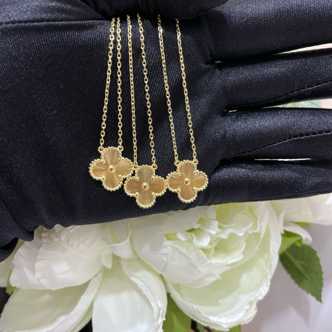 [⭐Lioran]CLOVER 15MM LASER NECKLACE