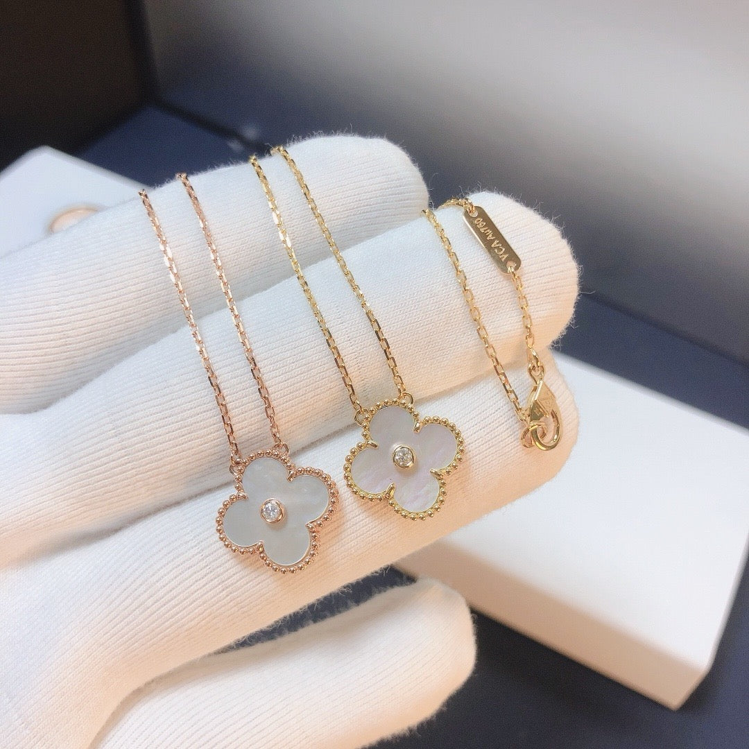 [⭐Lioran]CLOVER 15MM DIAMOND WHITE FRITILLARIA NECKLACE