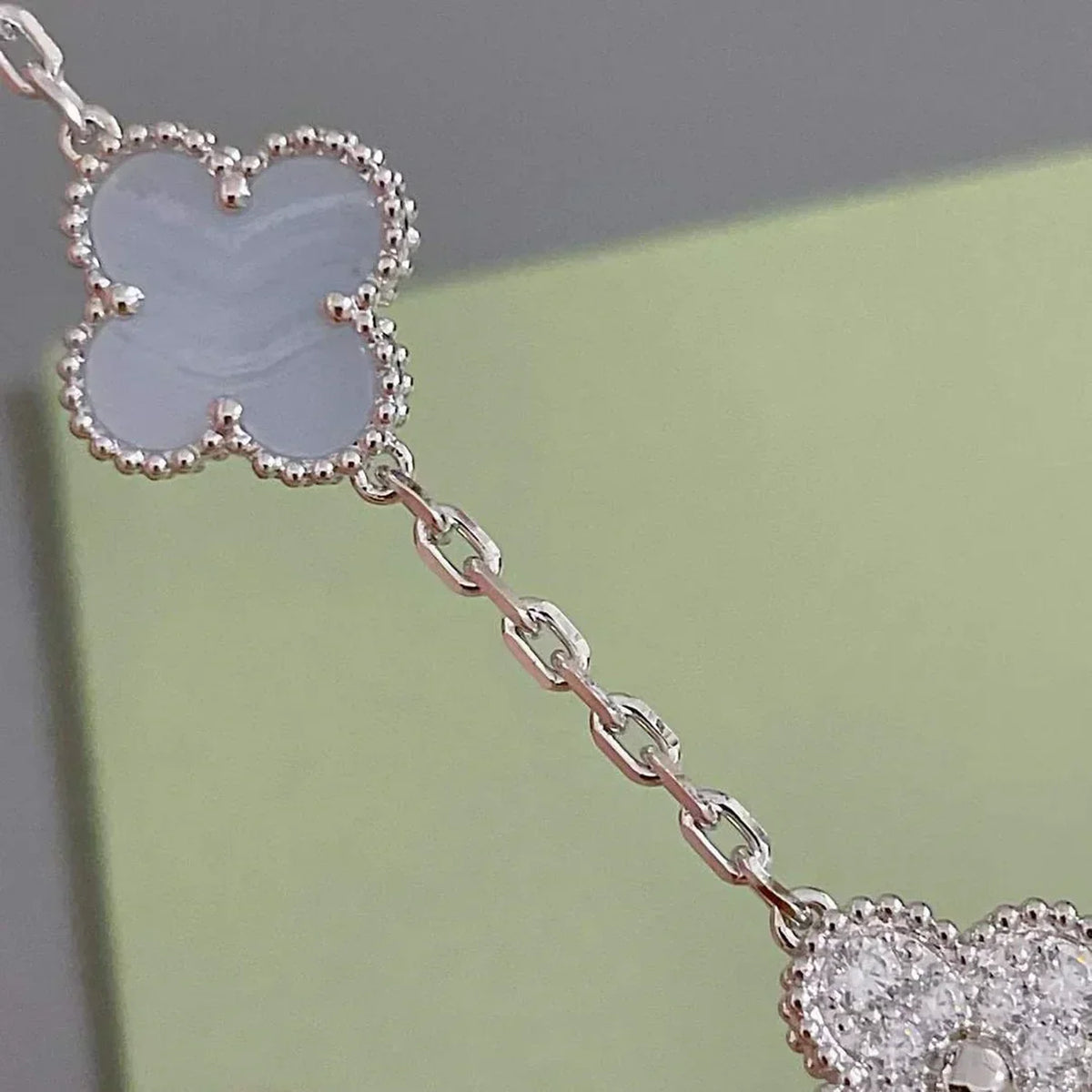 [⭐Lioran] CLOVER 5 MOTIF PURPLE CHALCEDONY BRACELET COLLECTION