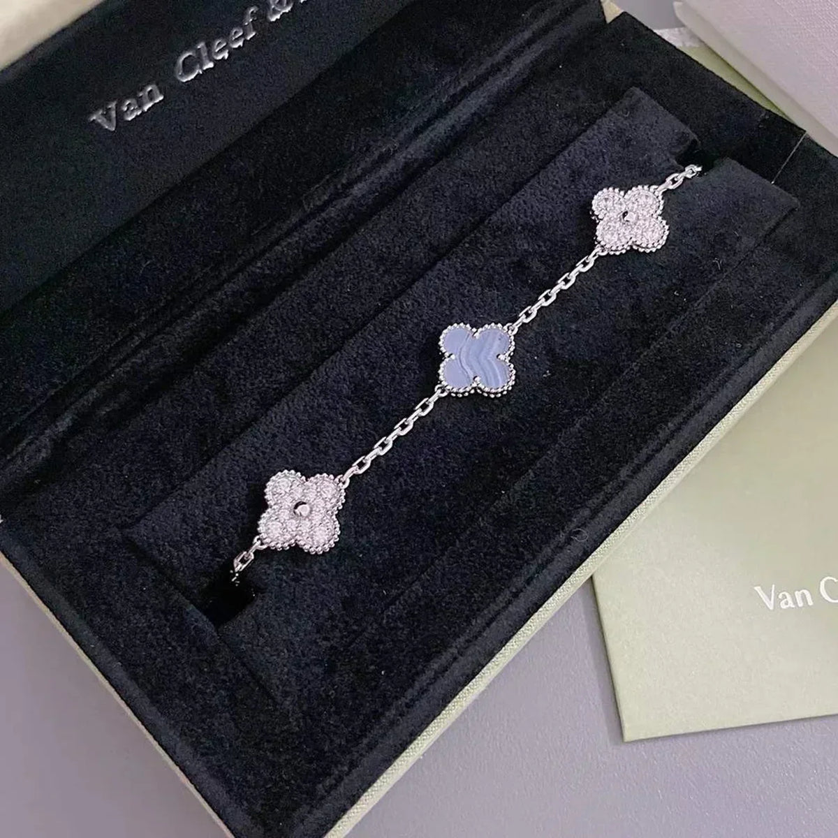 [⭐Lioran] CLOVER 5 MOTIF PURPLE CHALCEDONY BRACELET COLLECTION