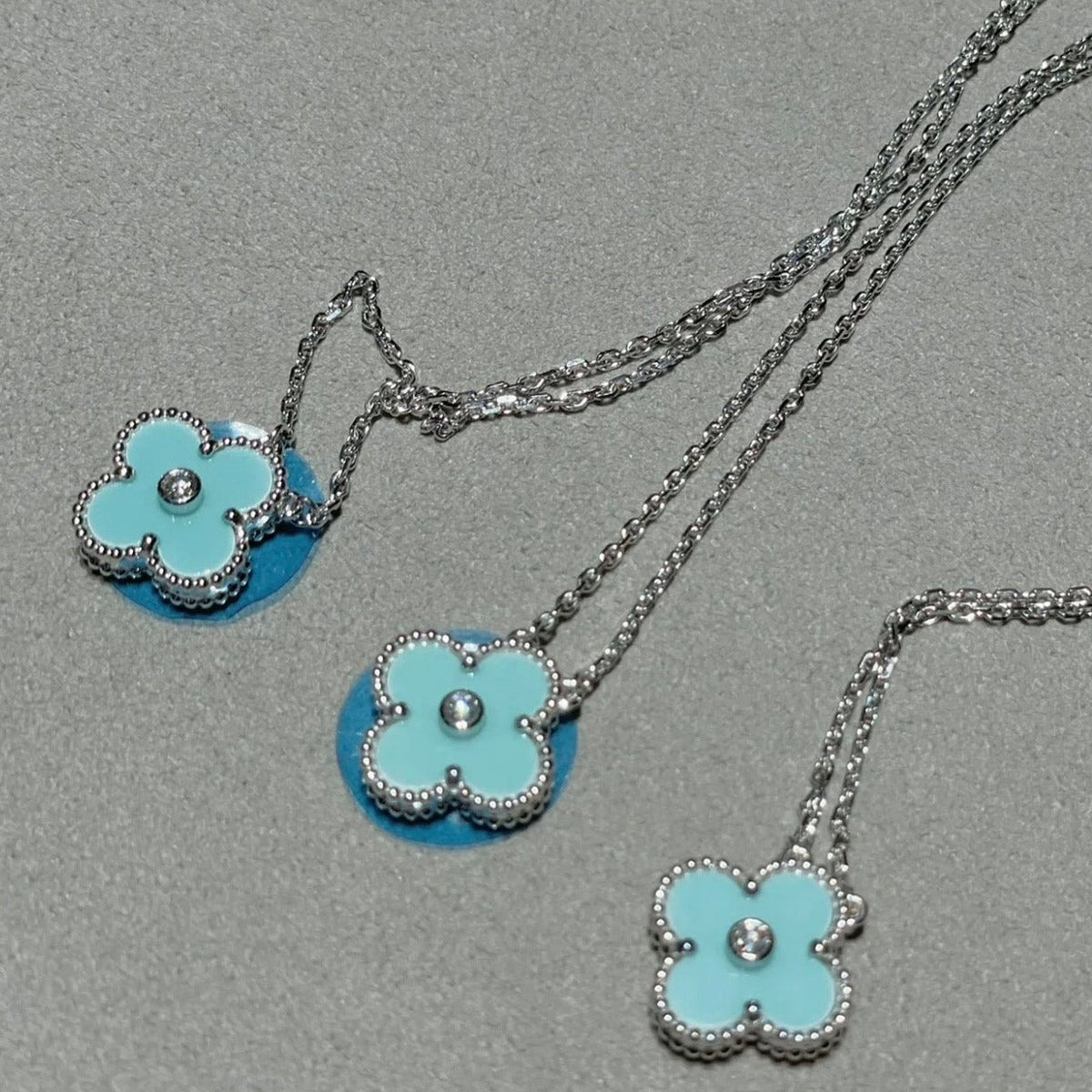 [⭐Lioran]CLOVER 1 DIAMOND LIGHT BLUE SILVER NECKLACE