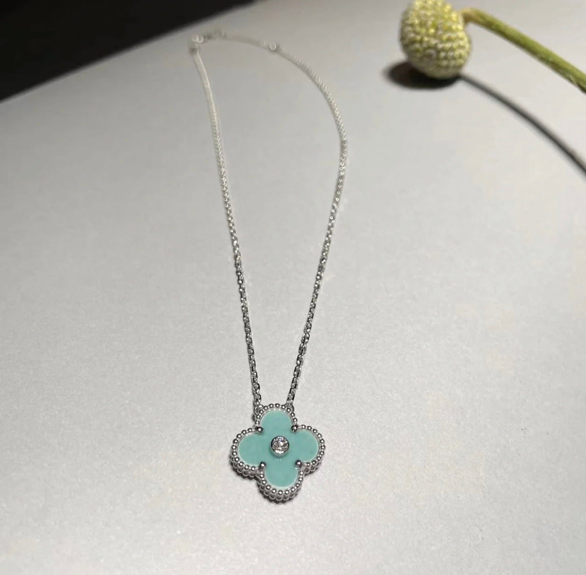 [⭐Lioran]CLOVER 1 DIAMOND LIGHT BLUE SILVER NECKLACE