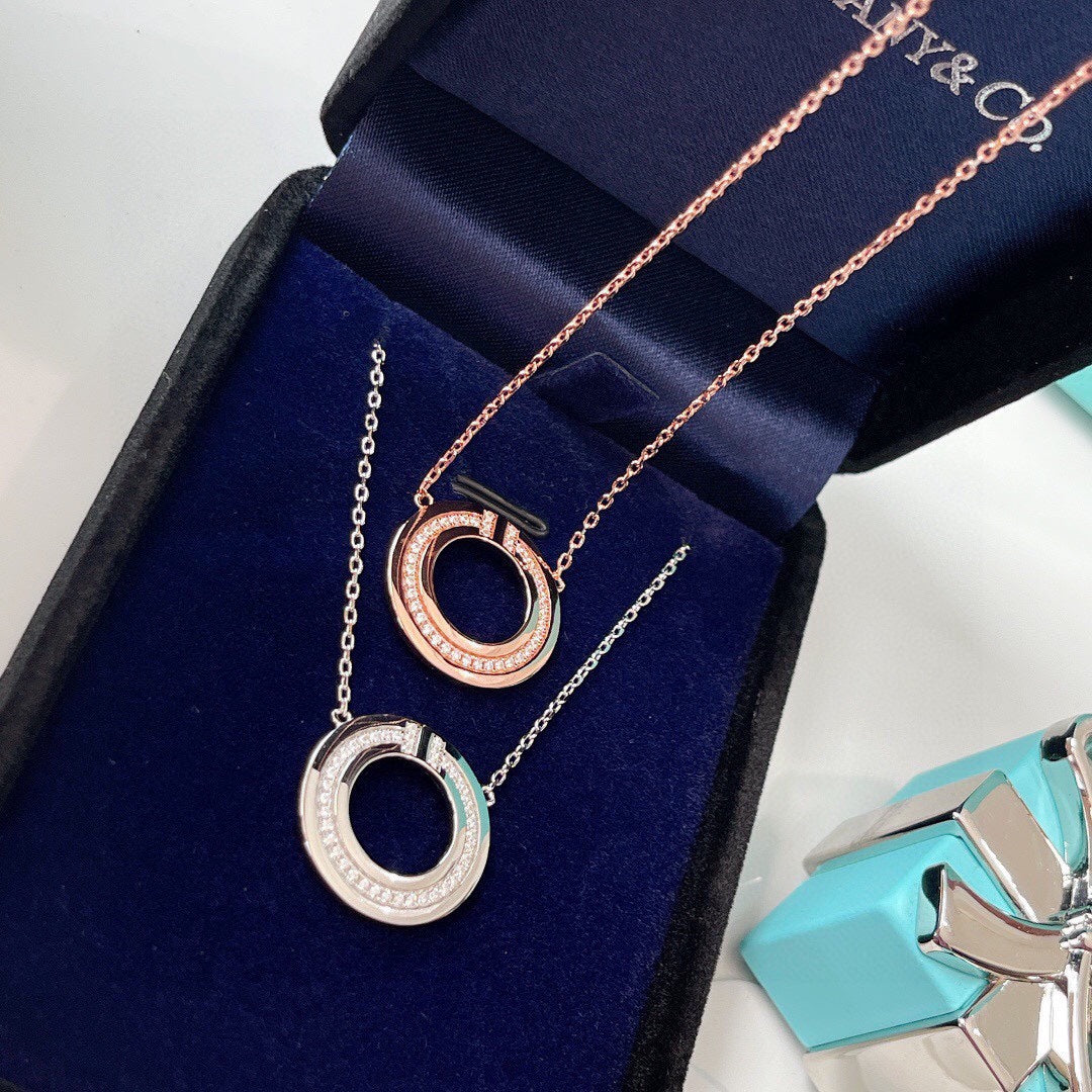 [Lioran]DIAMOND AND MOTHER OF PEARL CIRCLE PENDANT