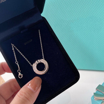 [Lioran]DIAMOND AND MOTHER OF PEARL CIRCLE PENDANT