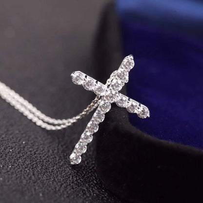 [Lioran]MOISSANITE STONE CROSS PENDANT NECKLACE SIMULATED DIAMOND CROSS CHOKER