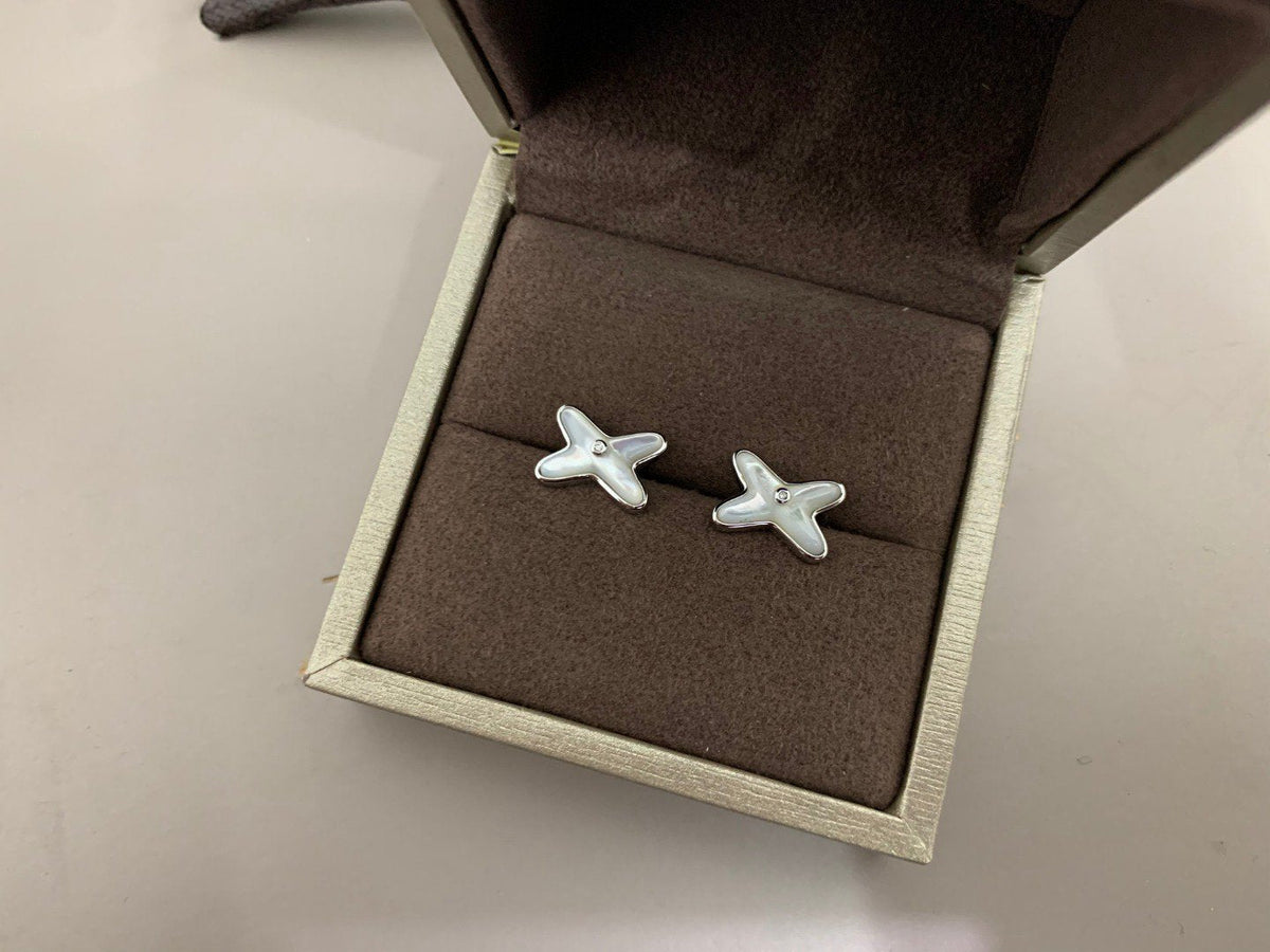 [⭐Lioran]JEUX DE WHITE MOP SILVER DIAMOND EARRINGS