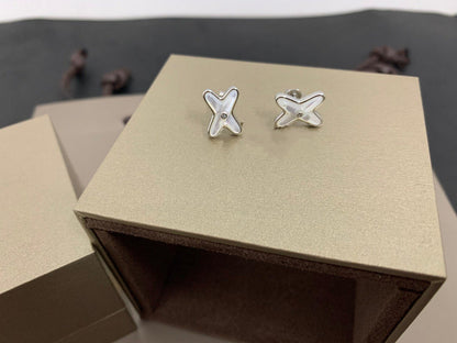 [⭐Lioran]JEUX DE WHITE MOP SILVER DIAMOND EARRINGS