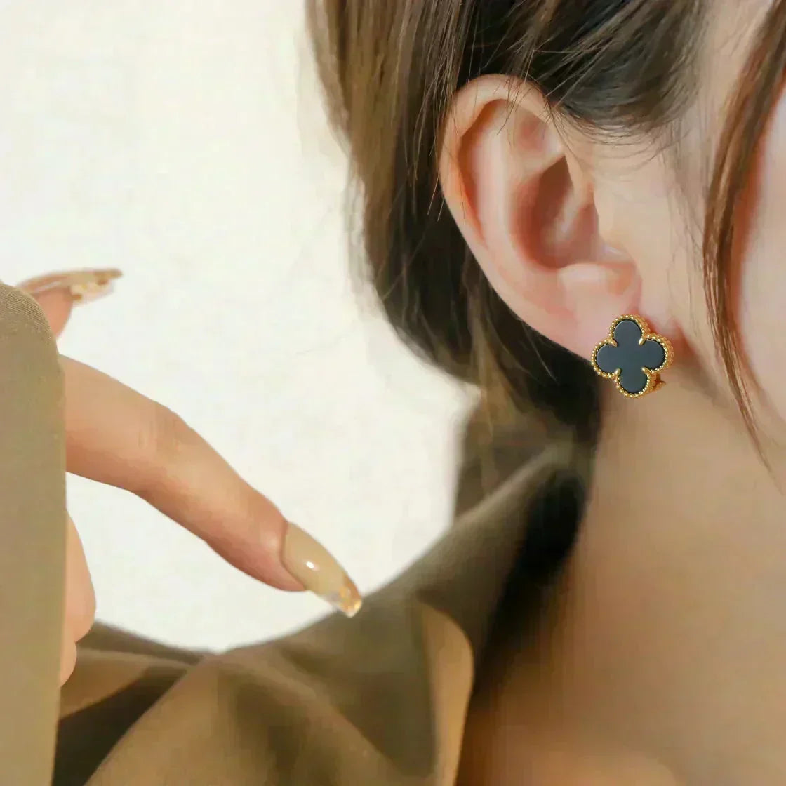 [⭐Lioran]CLOVER MEDIUM 1 MOTIFS  ONYX STUD EARRINGS