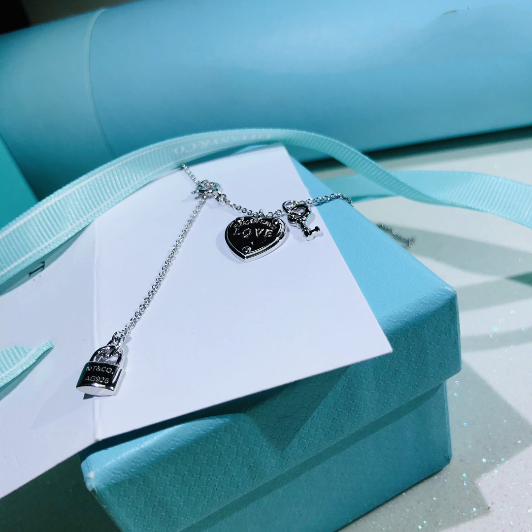 [Lioran]LOVE HEART TAG KEY NECKLACE