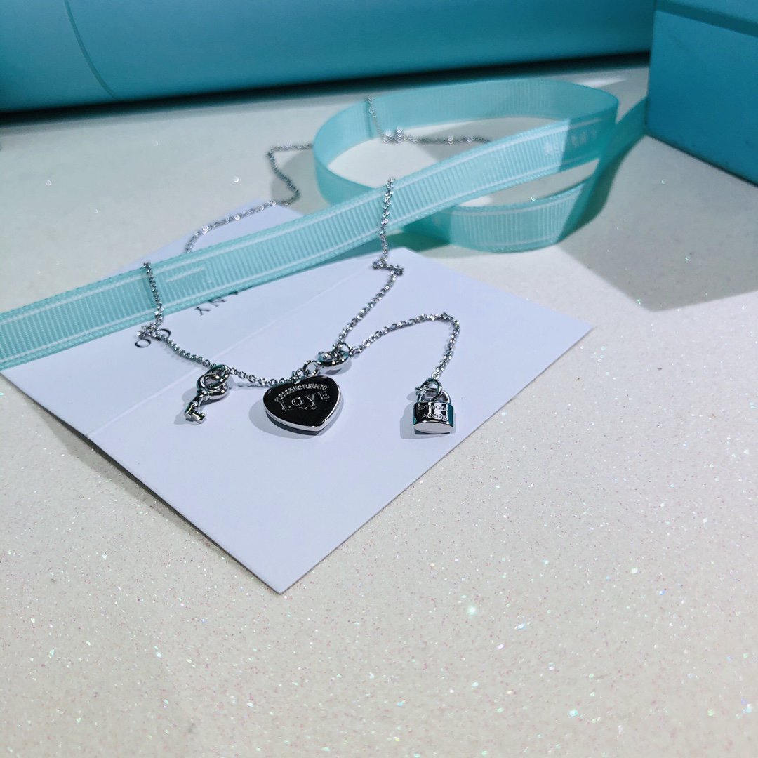 [Lioran]LOVE HEART TAG KEY NECKLACE